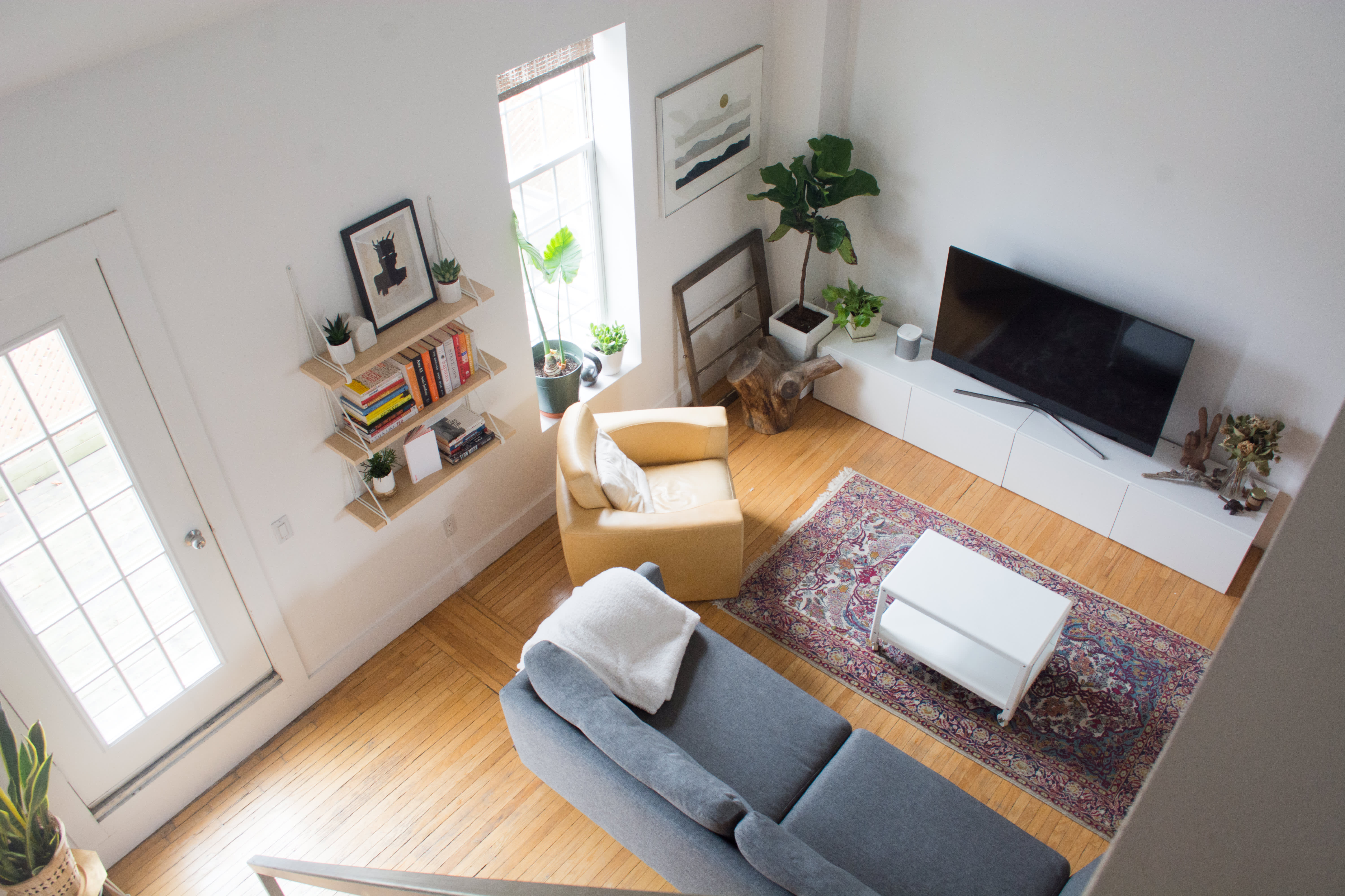 House Tour A Minimal, Modern, Bright Toronto Loft Apartment Therapy